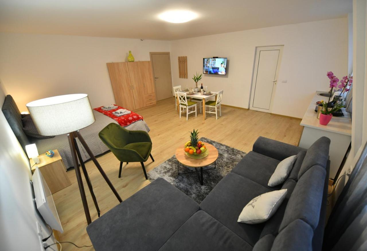 West In Apartments Čačak Buitenkant foto
