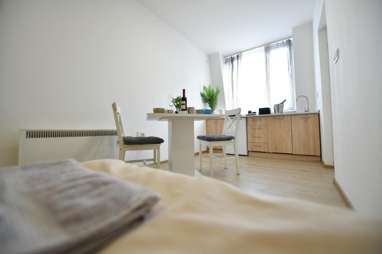West In Apartments Čačak Buitenkant foto